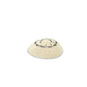  16 cm knitted kippah in white and silver 