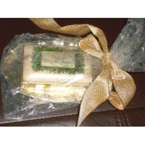 Aldas Forever Soap Vintage Christmas Gift Set, French Milled, Almond 