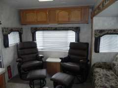   FT 1 SLIDE SLEEPS 6 03 Coachmen CHAPARRAL 30 FT 1 SLIDE SLEEPS 6