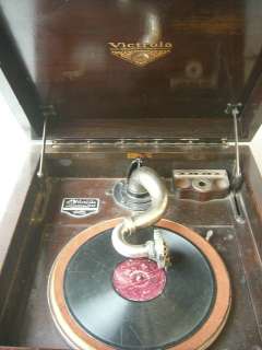 Great antique and original Victrola machine # as/1624  