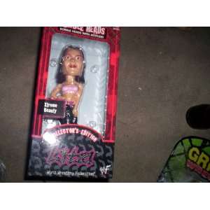  WWE RUMBLE HEADS BOBBLE HEADS COLLECTORS EDITION LITA 