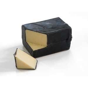   Year Aged White Cheddar Cheese (2 1/2 Pounds) by Wisconsin Cheese Mart