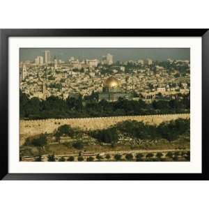  Old Jerusalem, the Dome of the Rock and the Ancient City Wall 