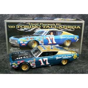  David Pearson Diecast Ford Torino 1/24 1969 Autographed 
