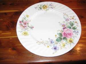 Arcadia by Royal Doulton China scalloped Dinner plate H 4802  