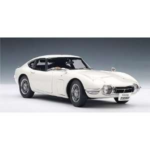 Toyota 2000 GT Coupe Upgraded White (Part 78747) Autoart 118 Diecast 