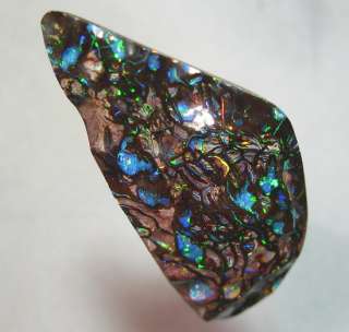 This opal has been mined from Queensland, Australia.
