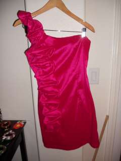 GORGEOUS PROM DRESS Hot Pink One Shoulder Stretch Junior Size Large 