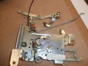 BRIGGS AND STRATTON 13 HORSE POWER 21A907 GOVERNOR LINKAGE THROTTLE 