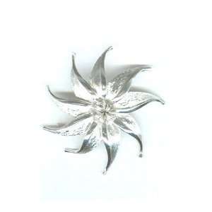  Silvertone Flower Pin 