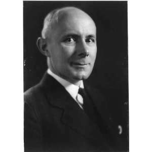 Amos W. Woodcock,1930,Suit and tie on,facing right