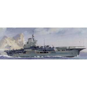 com HELLER   1/400 HMS Illustrious British Aircraft Carrier (Plastic 