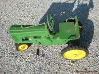 1950s~ VINTAGE SMALL JOHN DEERE MDL 60 PEDAL TRACTOR (NR)  
