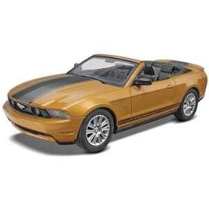  Revell 1/25 SnapTite 2010 Ford Mustang Convertible Car 