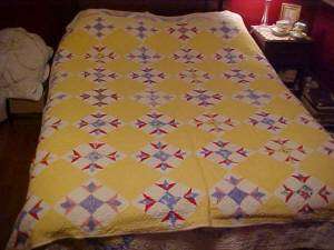 VINTAGE 1930s QUILT, PIECED, in YELLOW  