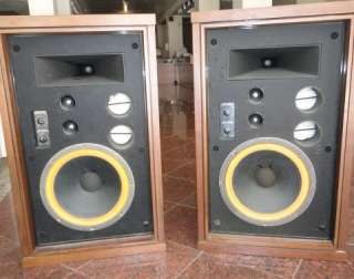 AKAI SW 180A SPEAKERS * PAIR * VINTAGE *GREAT CONDITION  