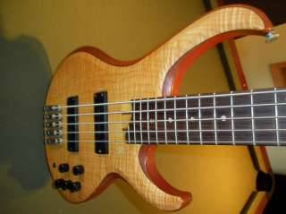   BTB1005 Prestige 5 String Bass Bartolini Active Preamp Pickups OHSC