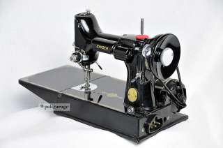 STUNNING SINGER FEATHERWEIGHT WITH QUILTING PACKAGE AND SEWING TABLE 