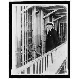    Nathan Leopold Jr,Guard boy slayers cell,jail,1924