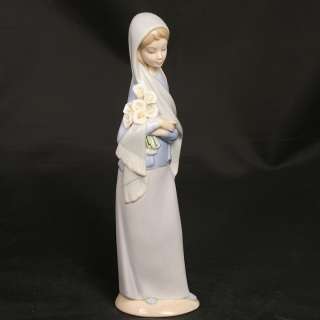 LLADRO RETIRED PIECE #4650 Girl with Calla Lilies  