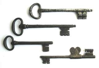 ANTIQUE KEY LOT 4 CAST IRON RARE DOUBLE FRENCH METAL #B  