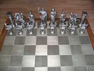 Schachspiel   Zinnfiguren   Holzkasette und Metallbrett in Baden 