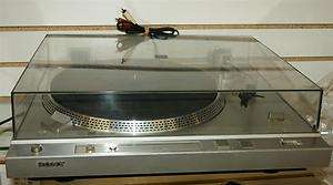 1979 SONY TURNTABLE, RECORD PLAYER, MODEL PS T25 WITH BOOK, COMPLETE 