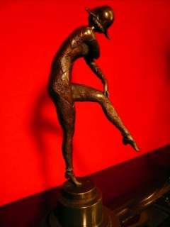 bronze dart la femme arlequin signée dh chiparus  