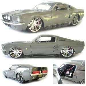  1967 Ford Shelby Mustang GT500 118 Scale Diecast Model 