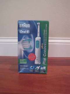 NEW (NIB) Braun Oral B Plak Control Ultra Electric Toothbrush   D9511 