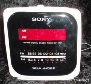 COOL VINTAGE SONY DREAM MACHINE WHITE CUBE CLOCK RADIO MID CENTURY 