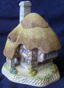 David Winter Cottages Pudding Cottage Cottage With Box COA