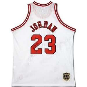 Michael Jordan Signed Jersey   H O F UDA LE 6 23   Autographed NBA 