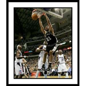 Tim Duncan Framed Photo   San Antonio Spurs Dunking