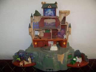   POLLY POCKET HARRY POTTER HOGWARTS CASTLE PLAYSET ( FOR PARTS)  