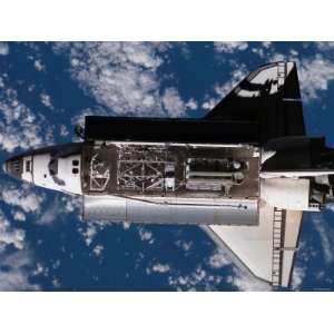  A Nadir View of the Space Shuttle Atlantis, June 10, 2007 
