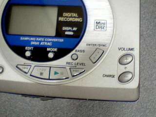   ~COMES ON~USED~HAS WEAR~SHARP MINIDISC RECORDER MD MT15~AS IS  
