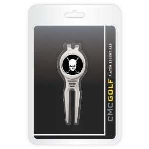   Skull with Crossed Clubs Cool Tool Clamshell Pack