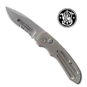 Smith and Wesson Folding Knife X Ops Serrated  Sports 